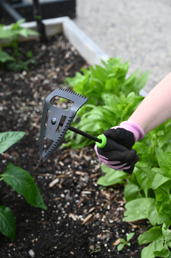 Pinebush Ergonomic Comfort Weeder/Hoe in a garden